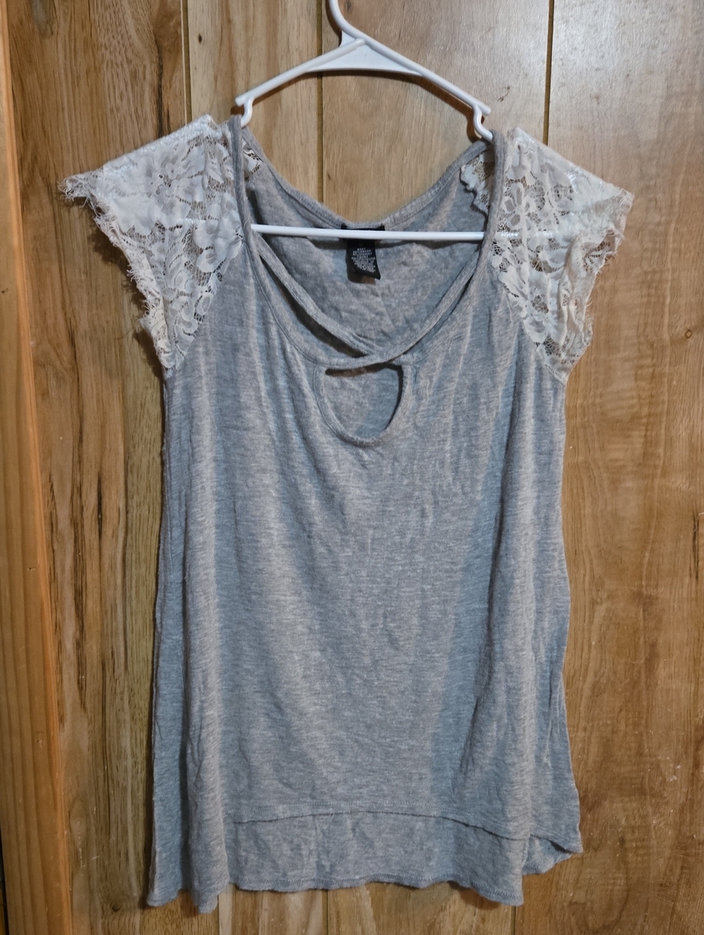 5/$25 SALE Rue21 Gray Tank with Cream Lace Cap Sleeves